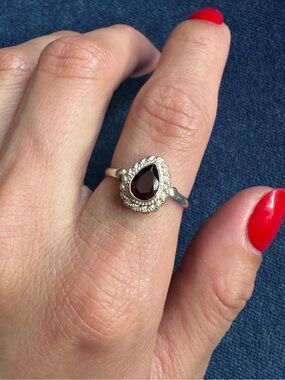 Vintage Red Garnet Teardrop Ring 925
Sterling Silver‎ Handmade Ring Size 7